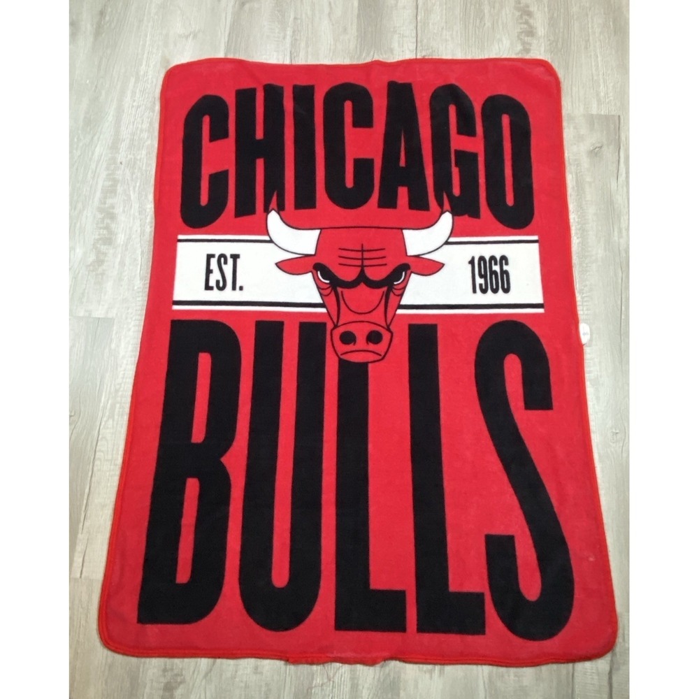 Northwest NBA Chicago Bulls Singular Silk Touch Throw Blanket, 42x57